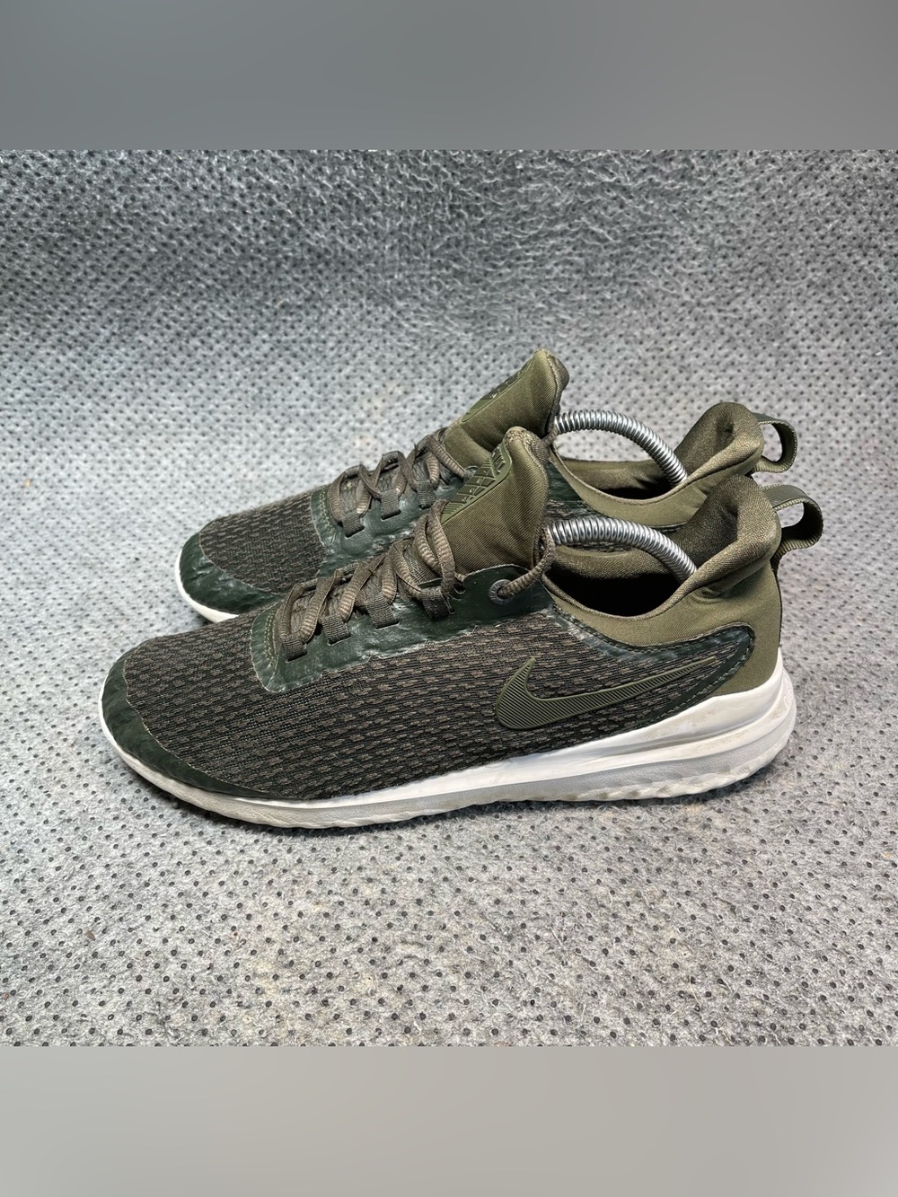 Nike Renew Rival Olive Green Running Shoes Size 9.5 Men’s